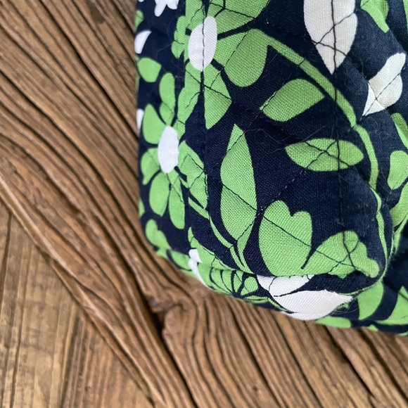 Vera Bradley Tote Excellent Condition - Picture 4 of 5